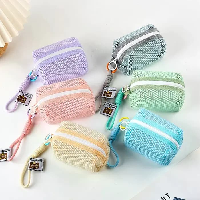 Pochette cosmétique carrée en maille