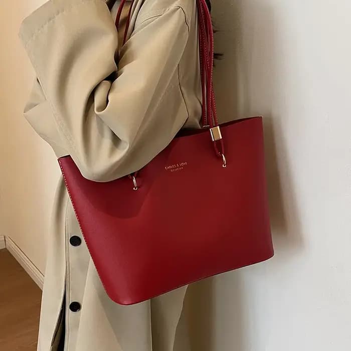 Sac à bandoulière rouge en cuir PU