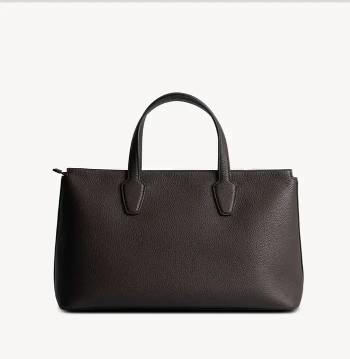 The Row Marcel, sacoche en cuir de luxe, sac à main minimaliste avec texture haut de gamme et look é