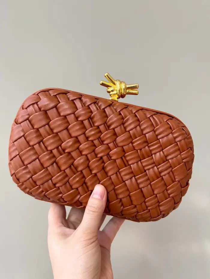 2025 mode nouvelles dames pochette haut sens niche design tissé sac élégant dîner pochette épaule en