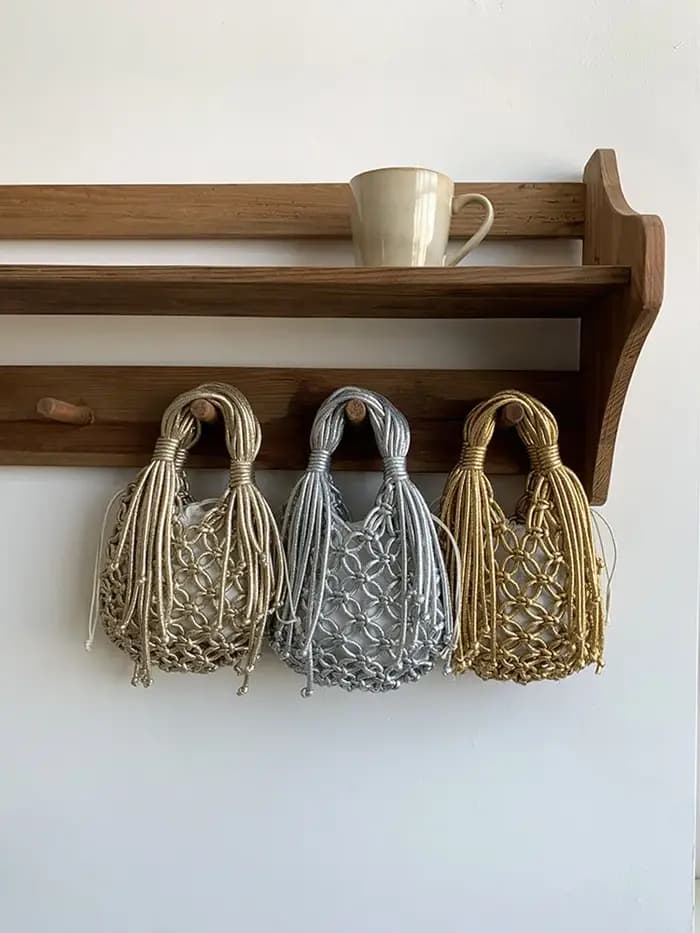 Nouveauté été : Sacs à bandoulière en macramé tressé à la main avec perles en bois et pompon