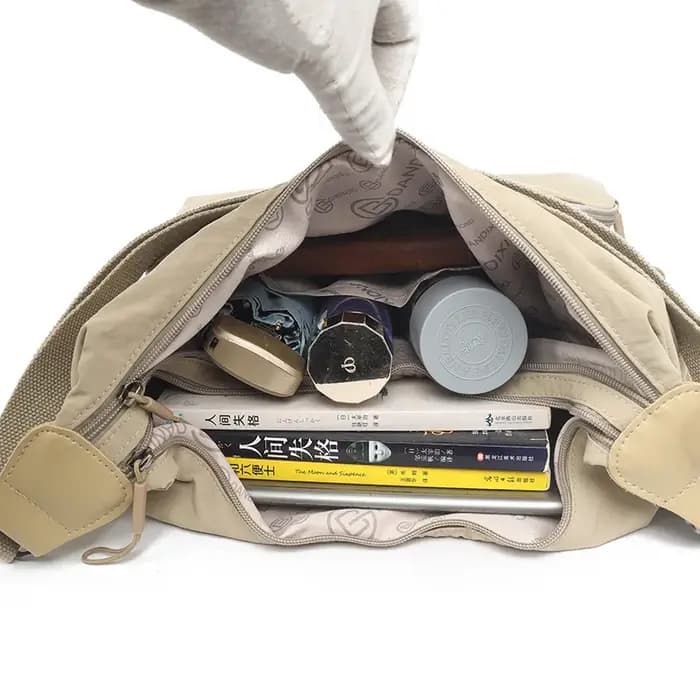 Sac à dos en nylon simple et urbain pour femme