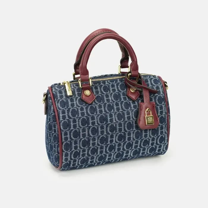 Sac Boston en jean monogrammé pour femme CH avec garniture en cuir et fermeture à loquet