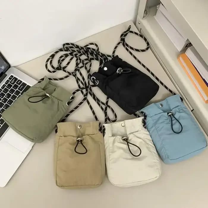 Sac à bandoulière carré en toile de nylon souple