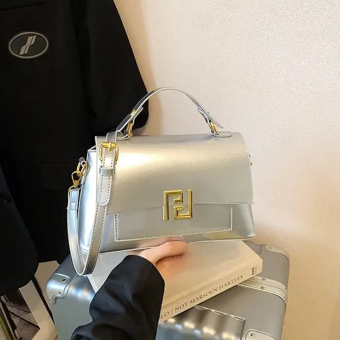 Sac à main pour femme à boucle de fermeture élégante
