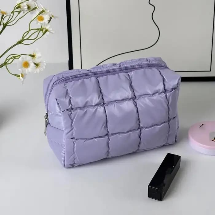 Pochette cosmétique matelassée avec un grand espace pour les voyages