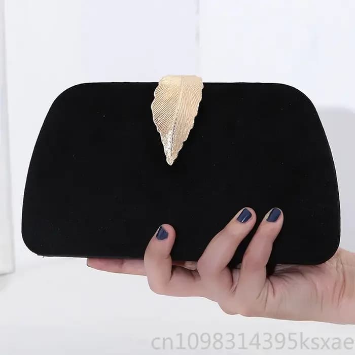 Pochette de soirée élégante en velours avec détail feuille métallique