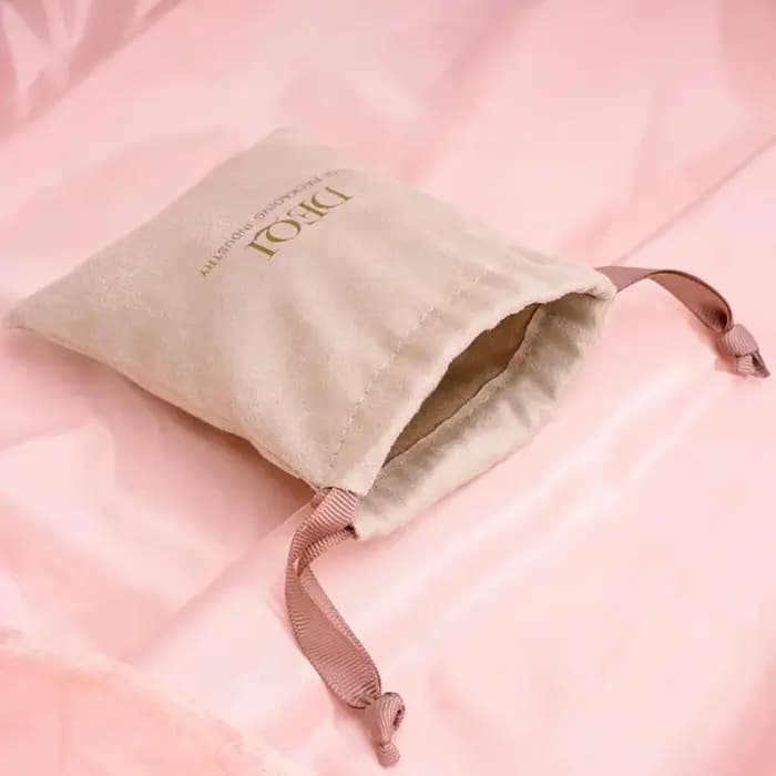 Pochette à bijoux personnalisée en velours doux
