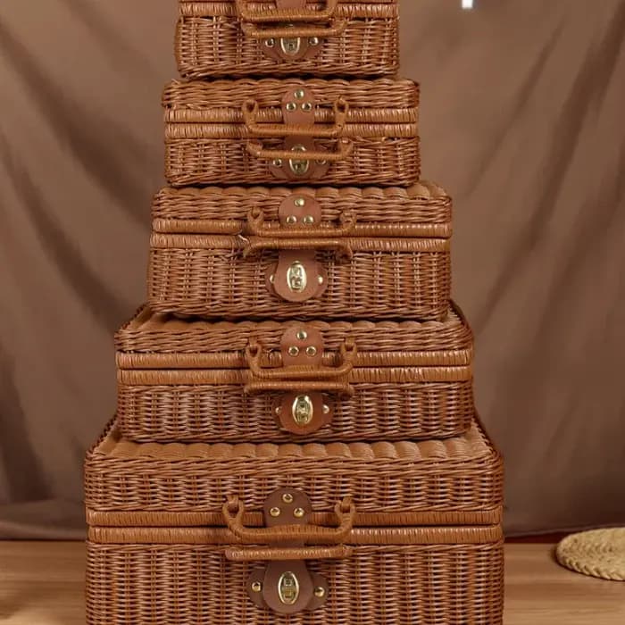 Valise rétro en rotin faite à la main