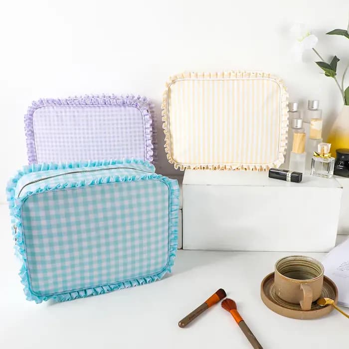 Sac à cosmétiques à volants