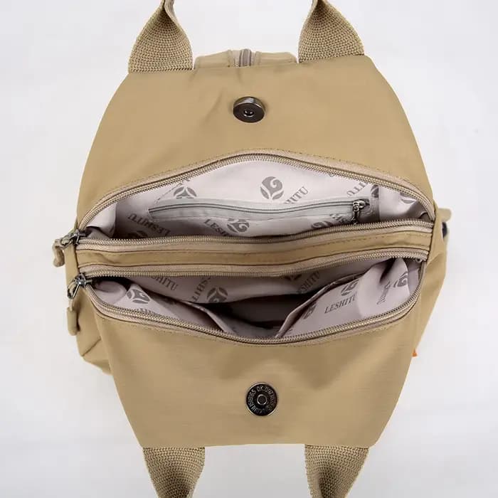 Sac à dos léger et résistant à l'eau pour femme