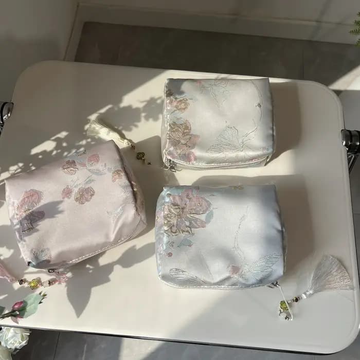 Sac à cosmétiques élégant à fleurs pour femmes