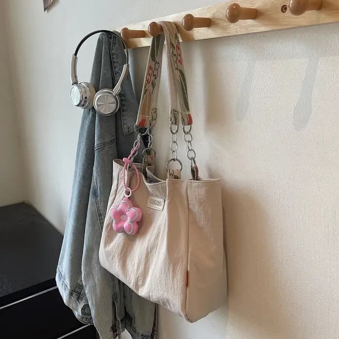 Sac pour femmes avec décoration florale en Nylon