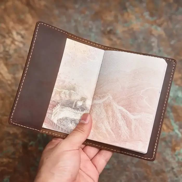 Porte-passeport en cuir véritable