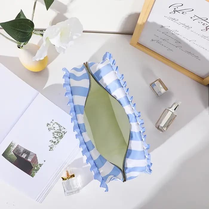 Sac à cosmétiques à volants