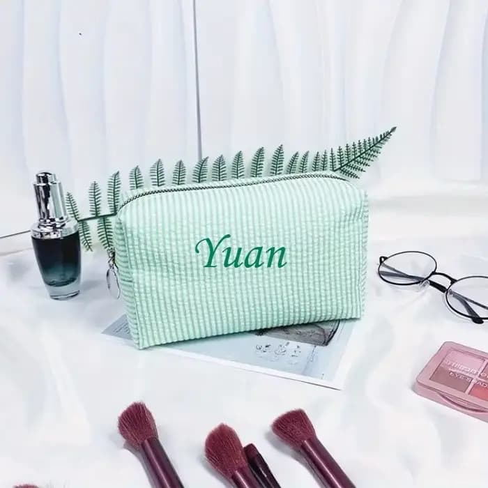 Trousse de toilette rayée personnalisée – Brodée sur mesure