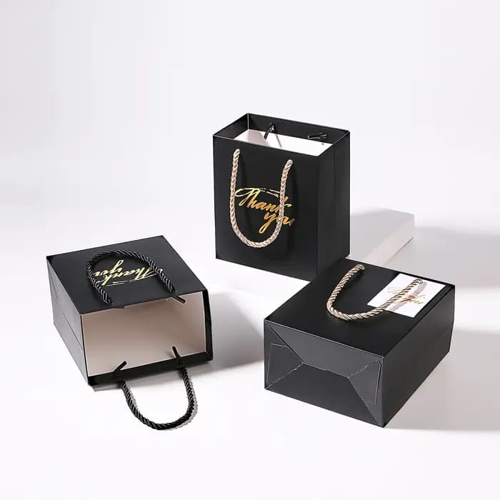 Petit sac cadeau avec poignées