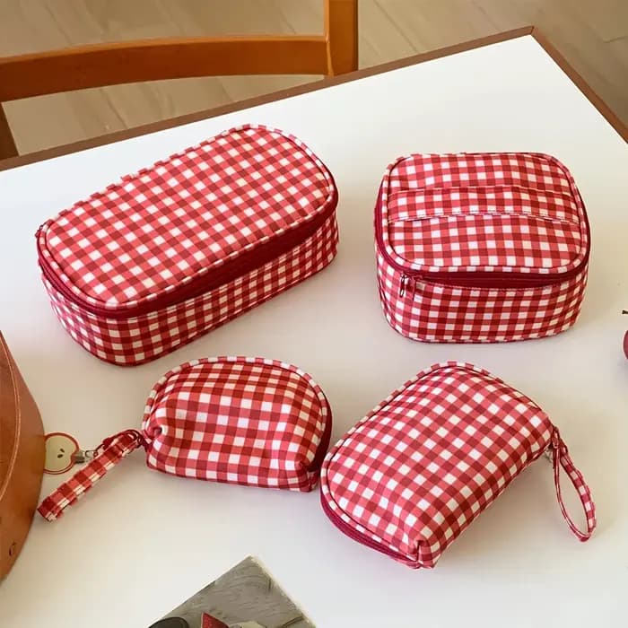 Mini trousse de toilette rétro à carreaux rouges