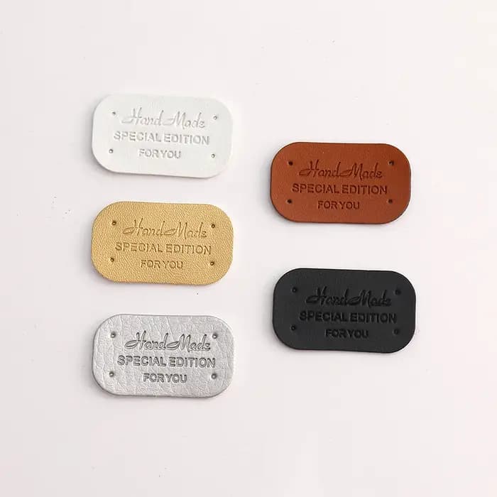 Étiquettes en cuir PU avec lettres faites à la main