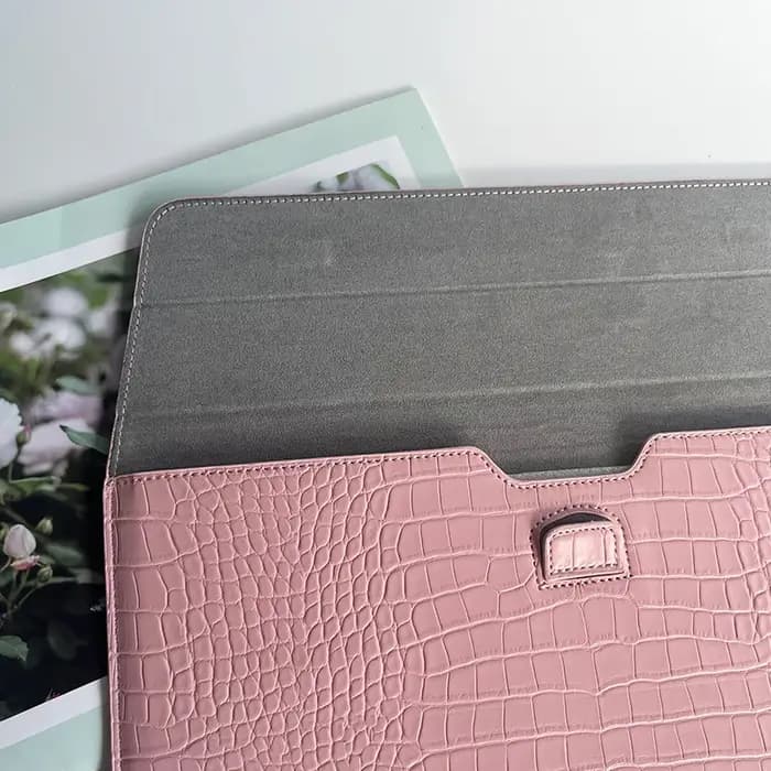 Sacs pour ordinateur portable en cuir de Crocodile PU avec nom personnalisé pour Macbook pro 13