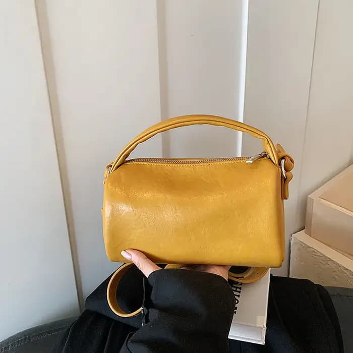 Sac à main classique noir en cuir souple pour femme