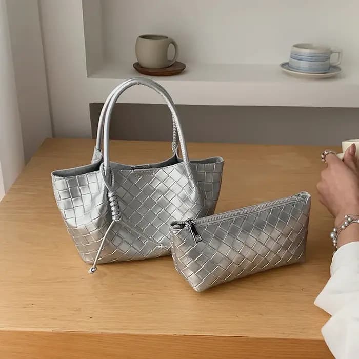 Nouveau sac seau tissé haut de gamme version coréenne, sac à bandoulière décontracté pour le quotidien, sac à main argenté tendance, sac bandoulière pour femme