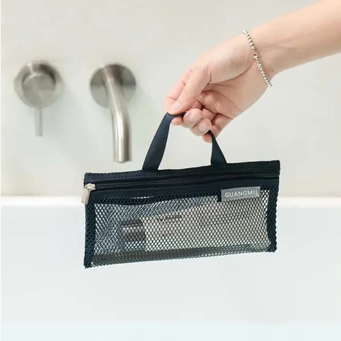 Sac de toilette de voyage pliable beige ultra-léger avec design ajouré en maille et poche à cordon pour sac à main de plage
