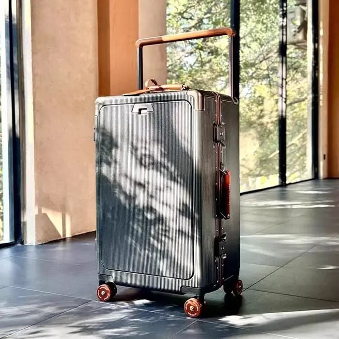 Bagage à ouverture avant avec cadre en aluminium