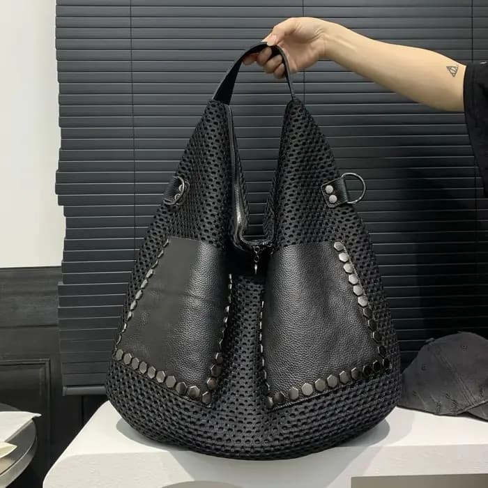 Sac à main rétro en maille, sac à bandoulière de grande capacité, sac errant à rivets de style punk,