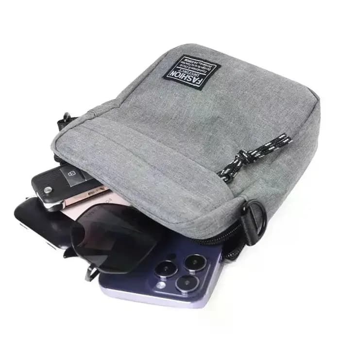 Sac pour homme, disponible en version à bandoulière ou à porter en travers du corps