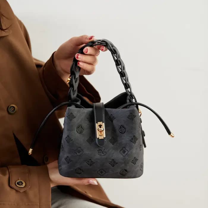 Sac Seau Brodé Élégant 2026 Nouveau Style Rétro en Cuir PU Sac à Bandoulière et Sac Croisé pour Commuter Sac à Main Tendance