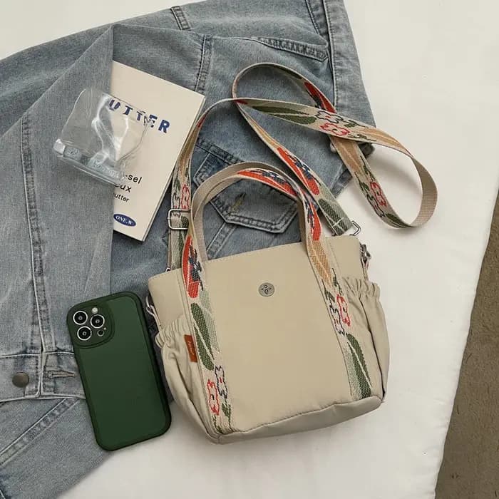 Sac fourre-tout vintage en nylon brodé pour femme