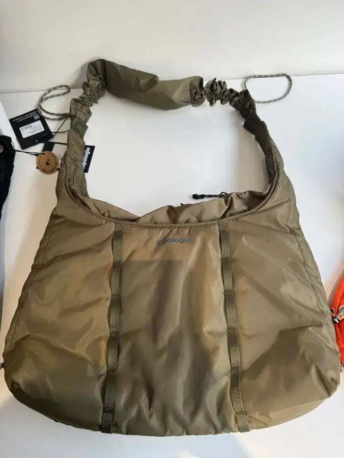 Sac fourre-tout en nylon grande capacité TOPO – Sac bandoulière décontracté et tendance pour les tra