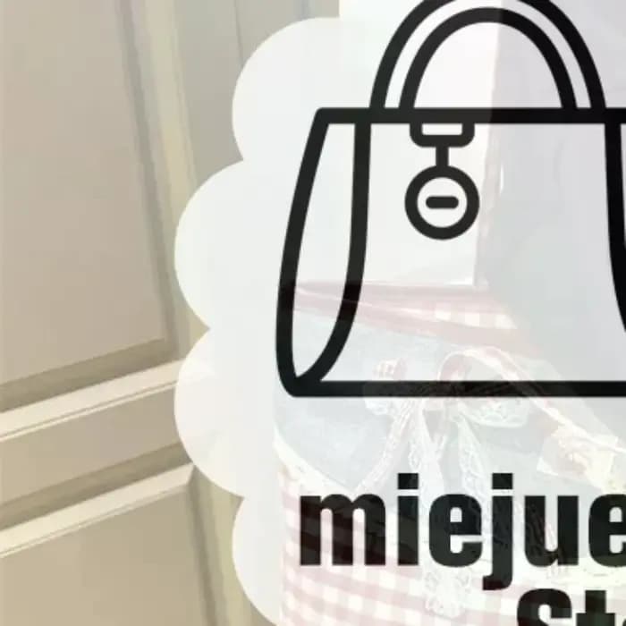 Sac fourre-tout en toile denim avec patchwork en vichy rouge et joli nœud en dentelle, parfait pour