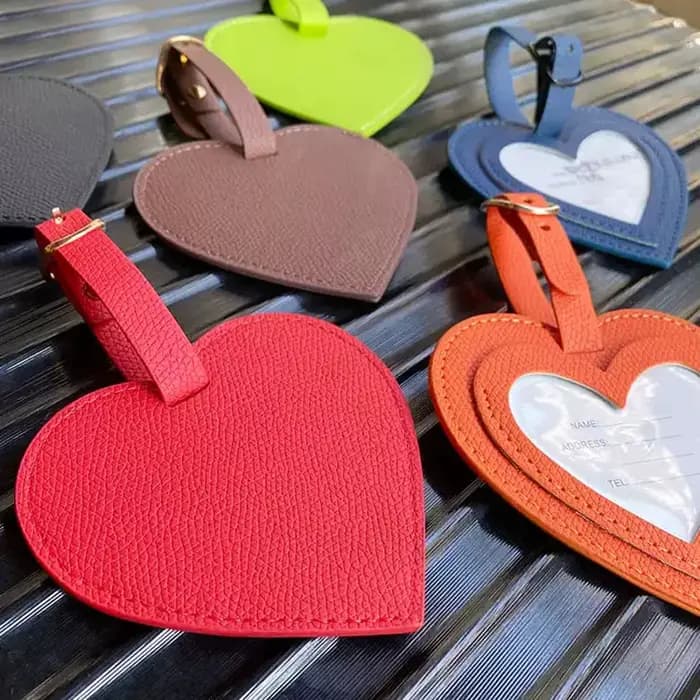 Étiquette de bagage tendance en forme de cœur en cuir PU