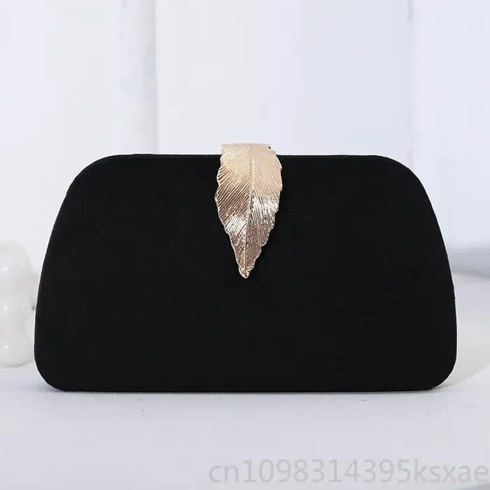 Pochette de soirée élégante en velours avec détail feuille métallique