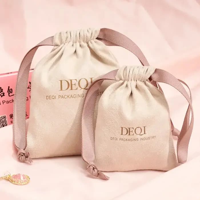 Pochette à bijoux personnalisée en velours doux