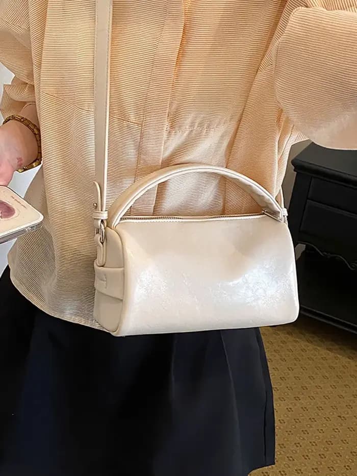 Sac à main classique noir en cuir souple pour femme