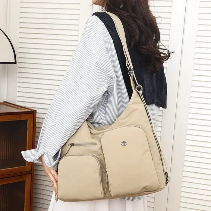 Sac à dos en nylon simple et urbain pour femme