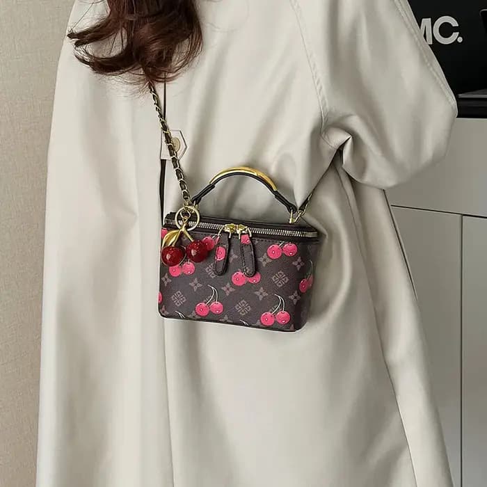 Mini sac carré décoré de cerises