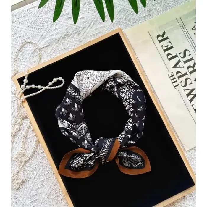 Foulard carré de luxe 100% Soie de Mûrier 70cm