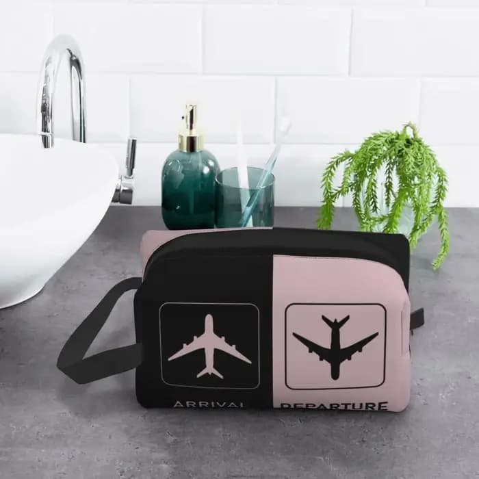 Trousse de toilette de voyage personnalisée pour les arrivées et les départs d'avion
