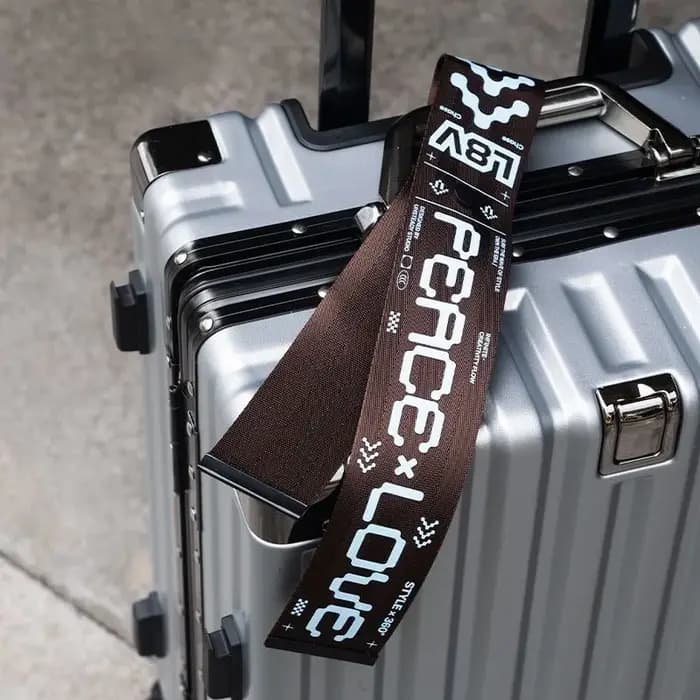 Étiquettes de bagage pour valises