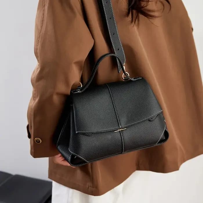 Sac à bandoulière en cuir grainé à rabat