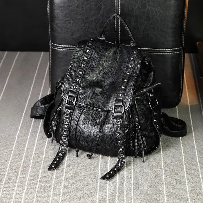 2022 New Rivet Designer Backpacks Women Genuine Sheep Leather