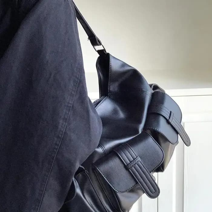 Un nouveau sac messager fourre-tout à une épaule