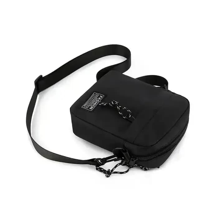 Sac pour homme, disponible en version à bandoulière ou à porter en travers du corps