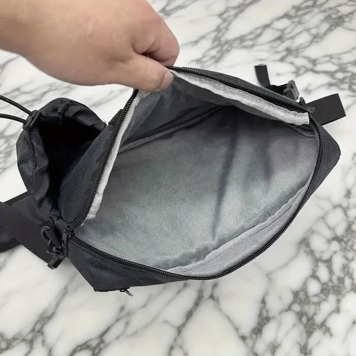 Sac de rangement suspendu pour avion noir