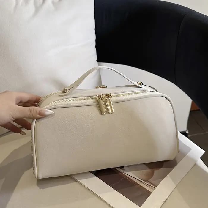 Trousse de toilette pour hommes en déplacement d'affaires