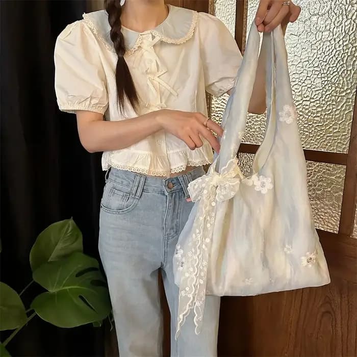 Sac fourre-tout de vacances grande capacité avec broderie florale couleur fraîche et ruban en dentelle